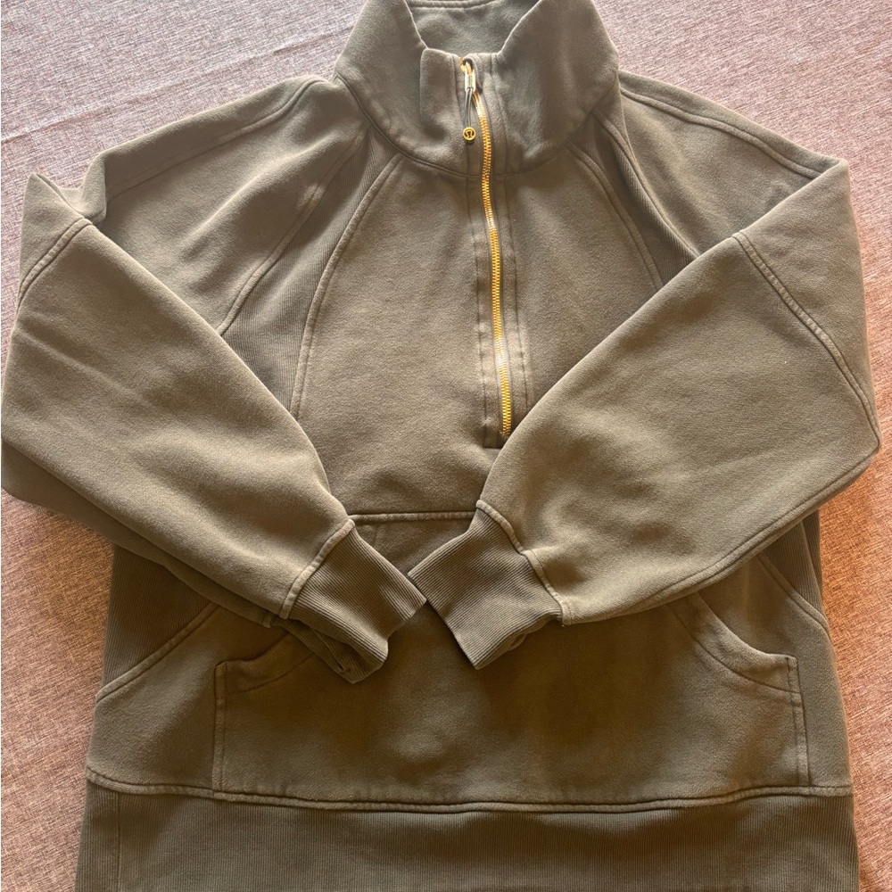 Lululemon scuba 1/4 zip with Gold Zipper in Forest M/L long